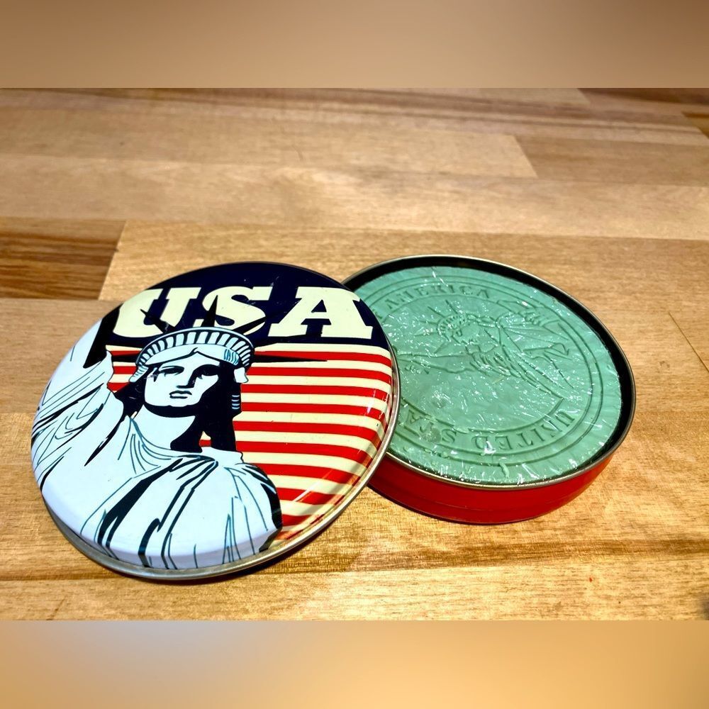 USA themed tin and soap. New without tags.
